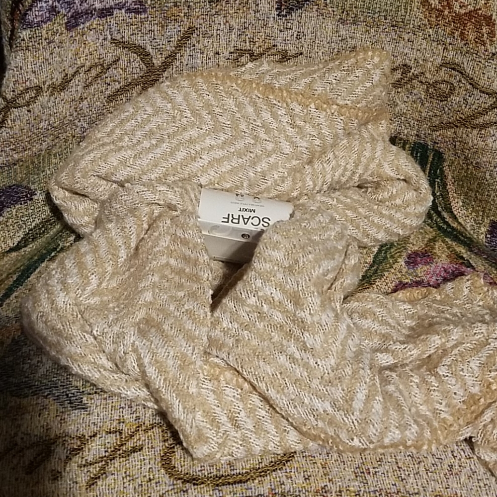 * 3 FOR $15 * NWT Mixit Oblong Scarf